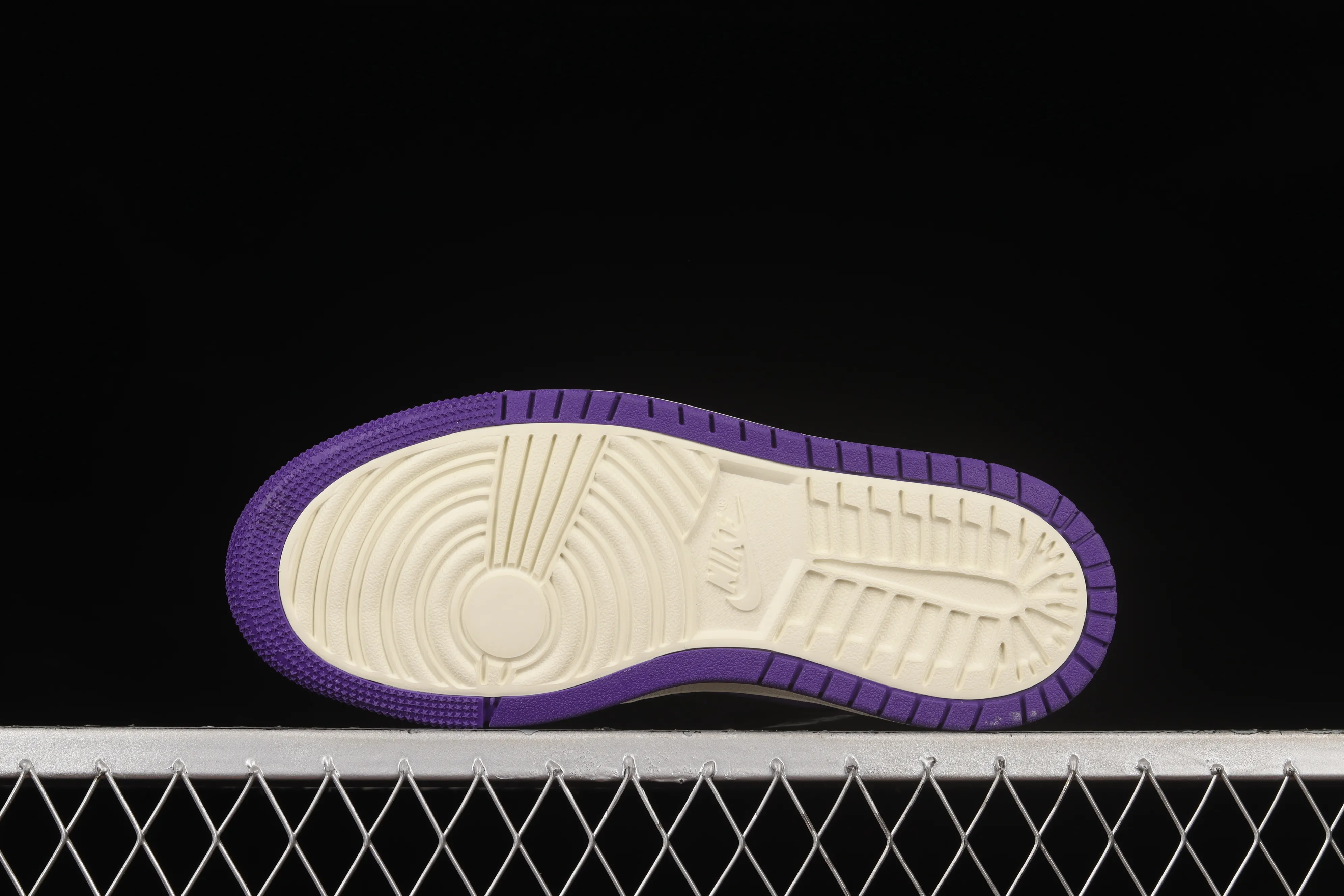 All categories Air Jordan Jordan series basketball shoes Air Jordan 1 High Air Jordan 1 Zoom CMFT AJ Joe 1 black and purple color CT0979-505